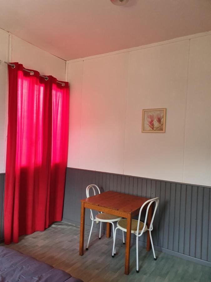Etang-sur-Arroux Camping Des 2 Rives- Chambres מראה חיצוני תמונה