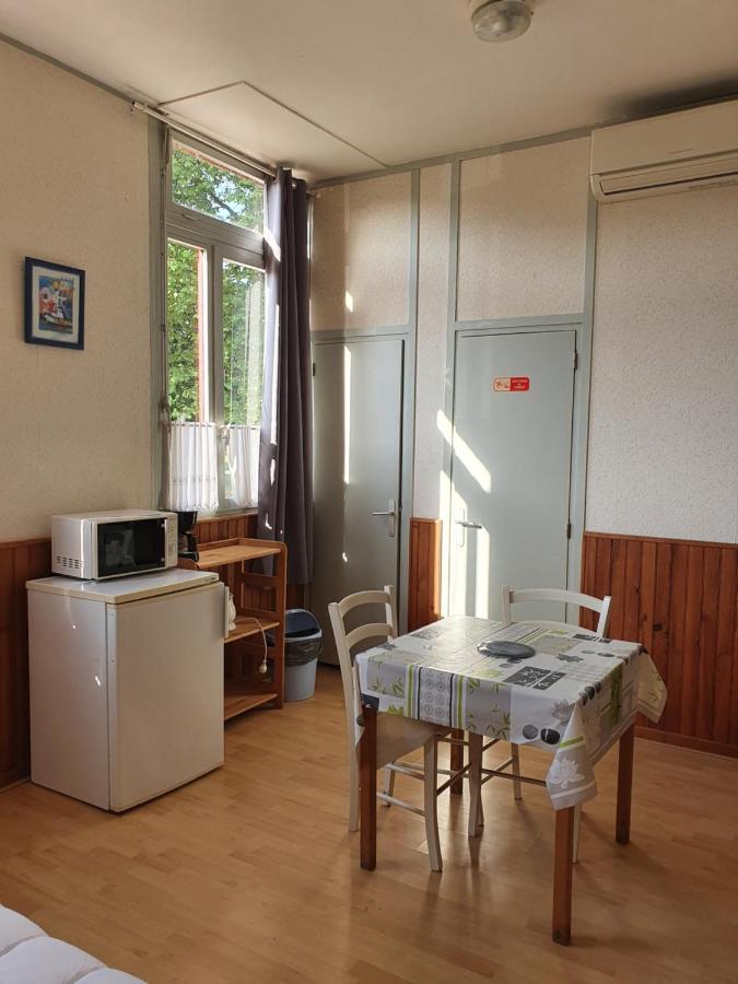 Etang-sur-Arroux Camping Des 2 Rives- Chambres מראה חיצוני תמונה